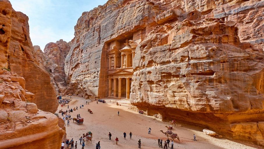 “السياحة” تحدد 12 أولوية للعام 2025