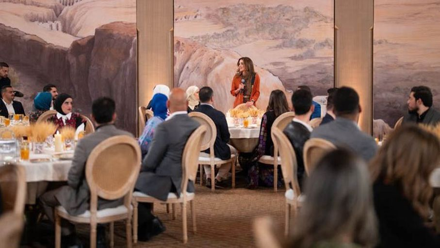 الملكة رانيا خلال إفطار للشباب: قيمنا الإنسانية رأس مالنا ويجب الحفاظ عليها بقدر سعينا للتطور