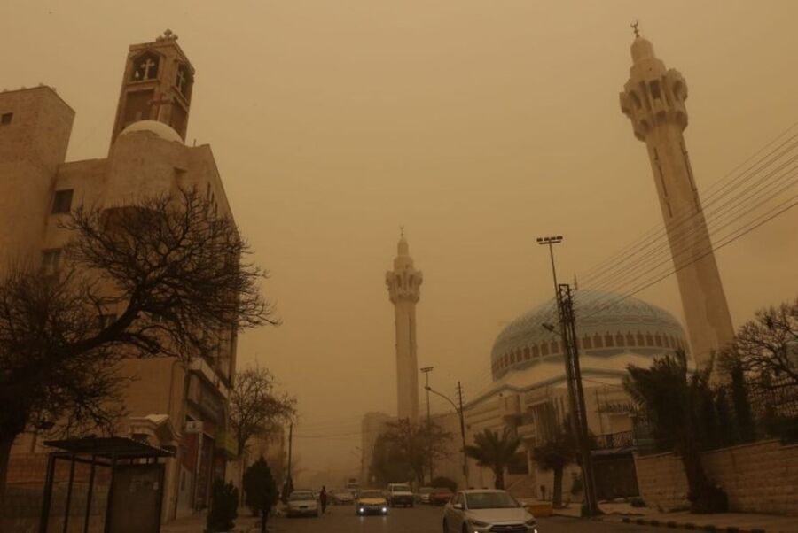 إدارة السير تدعو لتوخي الحذر على الطرق في ظل الأجواء الخماسينية المغبرة