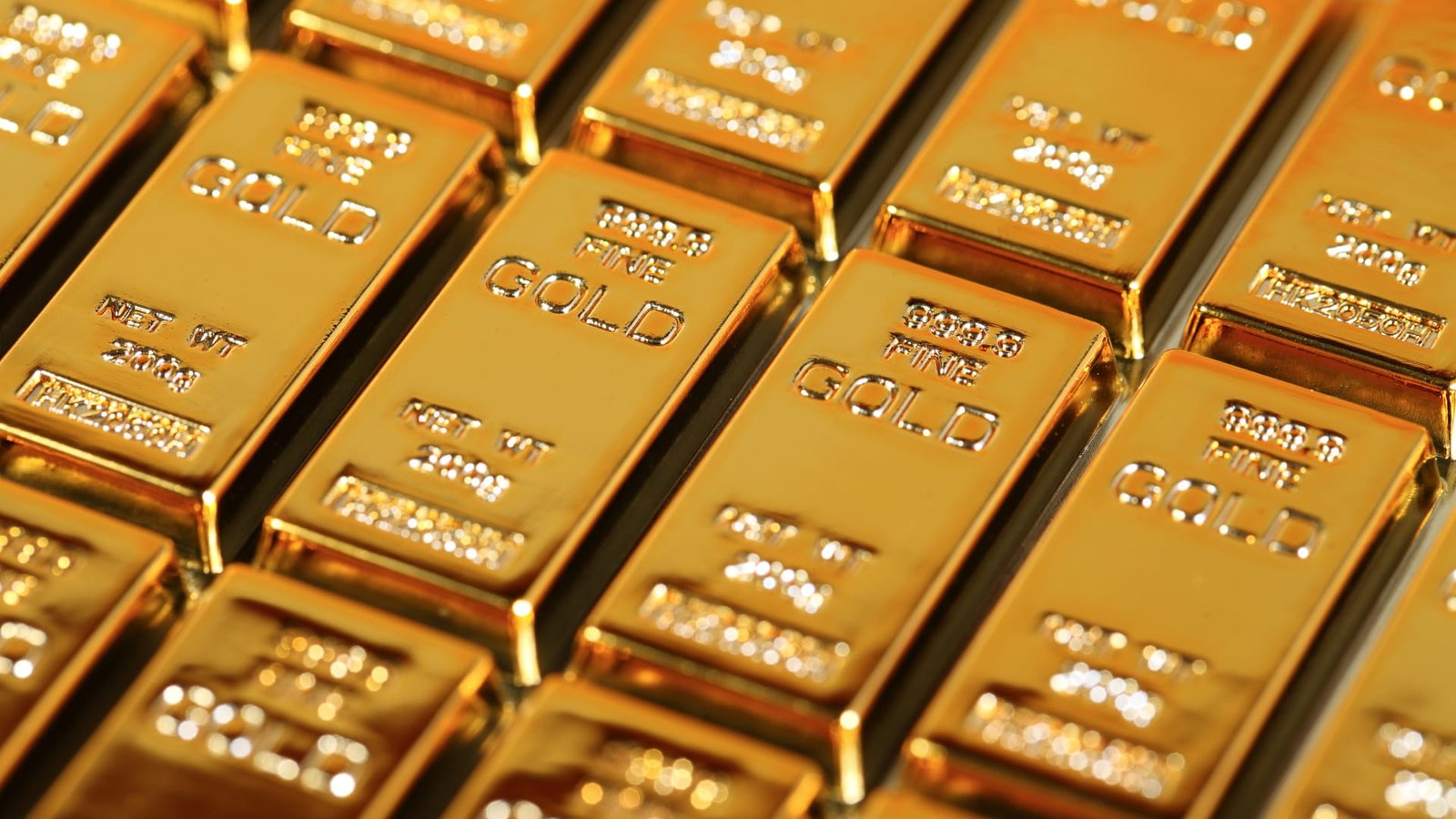 انخفاض أسعار الذهب عالميا بأكثر من 1 %